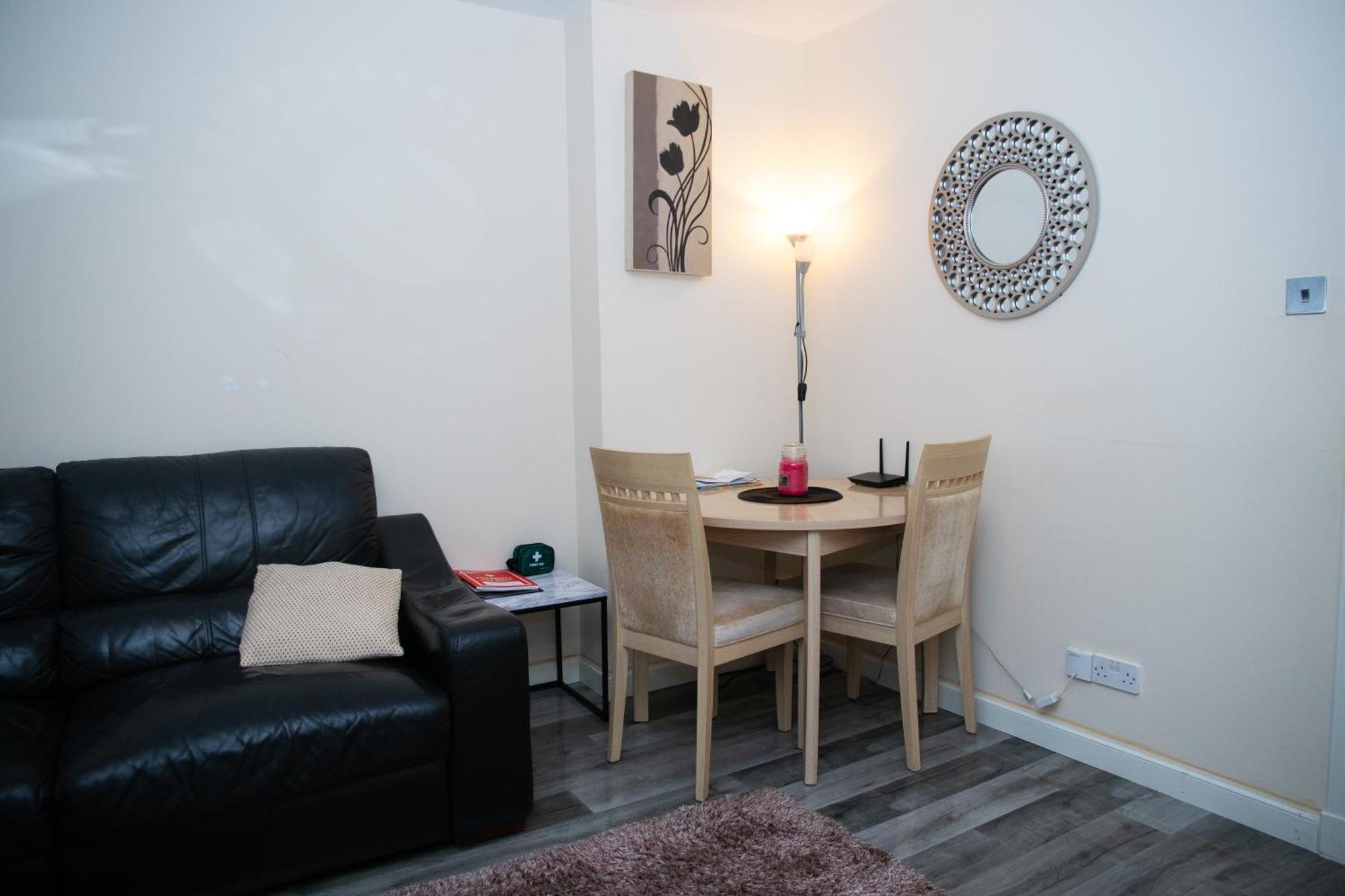 Charlotte Apartment แอเบอร์ดีน ภายนอก รูปภาพ
